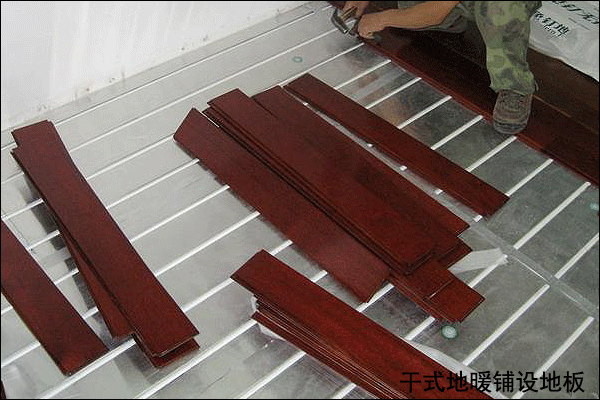 ���y(t��ng)��ʽ��ů